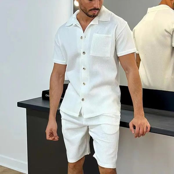 Весенне-летний комплект из двух предметов, мужская повседневная однотонная рубашка в рубчик с короткими рукавами и карманами на шнурке, праздничный пляжный комплект 240311