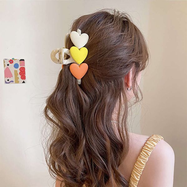 AWAETR Nuova Corea a forma di cuore a forma di capelli acrilici artigli granchio grande artigli perle per donne ragazze barretta da bagno lady fashion copricapo 2024 marchi di designer a vendita calda