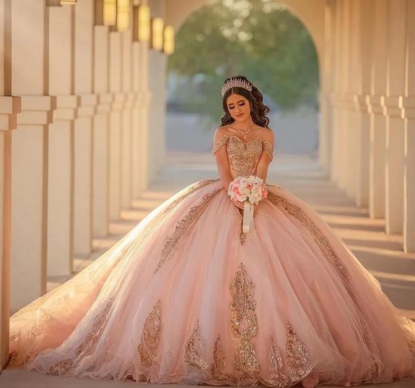 Блестящие розовые платья Quinceanera 2024, бальное платье из розового золота с кружевной аппликацией и бисером, платье принцессы Sweet 16 для выпускного вечера, вечеринка по случаю дня рождения, Vestido De 15 0311 329 329