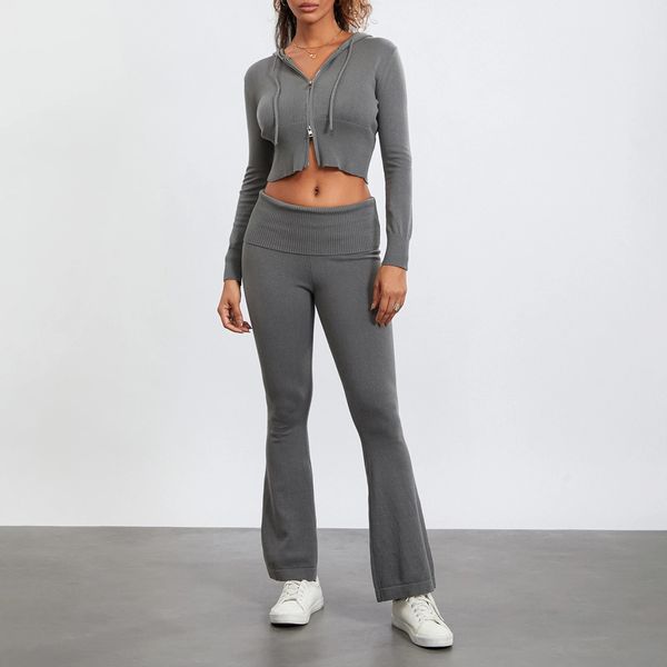 Tuta da donna in maglia Completi in due pezzi Set manica lunga con zip e cappuccio corto e pantaloni svasati Set Sportwear240311