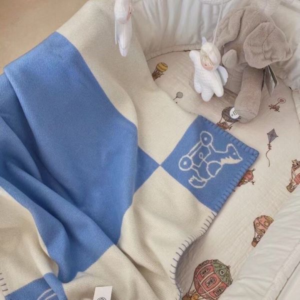 Designer de luxo moda sinalização estilo cobertor infantil bebê cashmere cobertores clássico pônei padrão dupla face jacquard hi253u