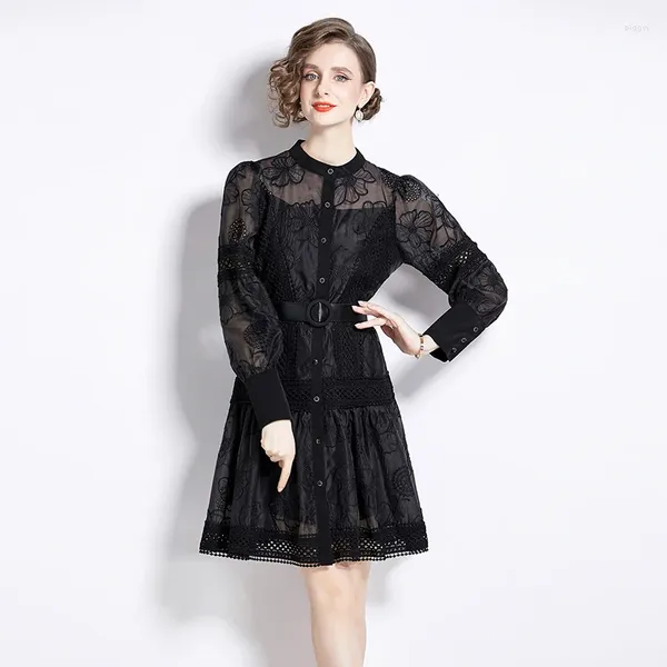 Vestidos casuais 2024 francês primavera lanterna manga mini vestido de luxo mulheres único breasted lace retalhos bordado flor cinto preto