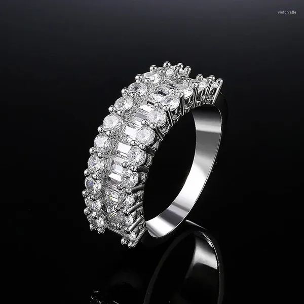 Anelli a grappolo Colore argento Rotondo Cubic Zirconia Anello di cristallo con geometria della moda nuziale per le donne Regali di gioielli per feste di fidanzamento