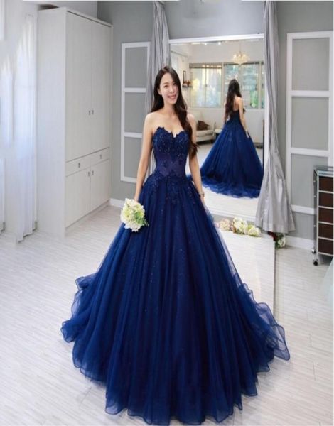 Abiti da ballo blu scuro Abiti da ballo senza spalline Applique di pizzo Perline Laceup Tulle Abito da laurea Abiti da sera formali per feste di ottavo grado2813437