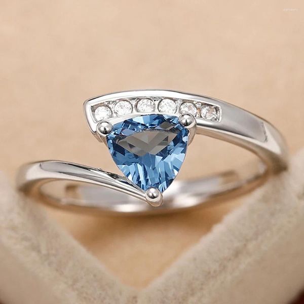 Cluster Anéis Huitan Único Azul Cubic Zirconia Série para Mulheres Noivado Casamento Bandas Moda Jóias Fantasia Aniversário Presente 2024