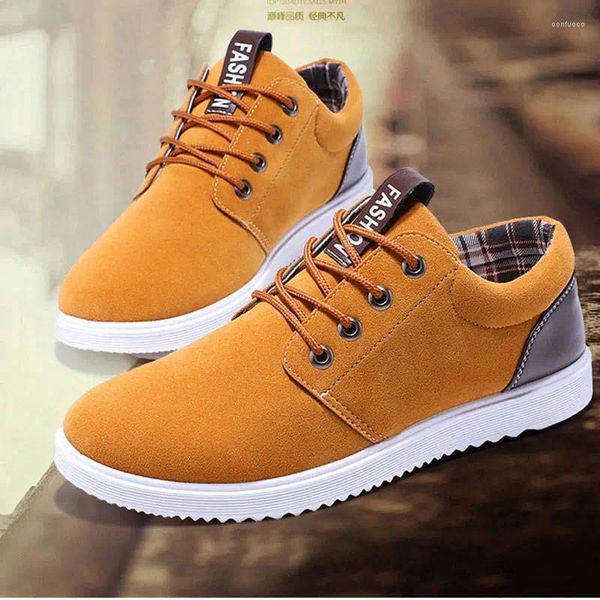 Scarpe casual Mocassini da uomo in pelle scamosciata Sneakers alla moda traspiranti britanniche Appartamenti maschili Stivali classici da barca