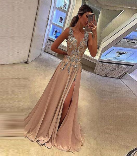 2019 Abiti da ballo Sexy scollo a V profondo applique vestido pizzo formatura Abiti da sera lunghi in chiffon spacco alto senza maniche Appliques6618757