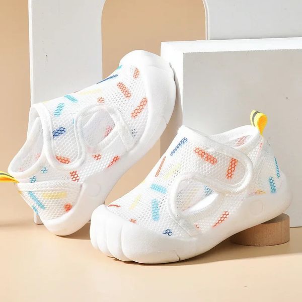 Летние детские сандалии с дышащей сеткой, детская повседневная обувь унисекс для детей 14 лет, противоскользящая мягкая подошва, первые ходунки для младенцев 240220
