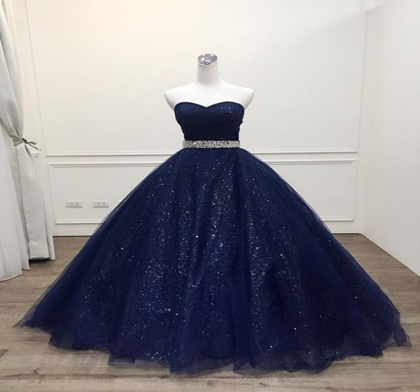 Tessuto con paillettes Bling Blu scuro Abiti da ballo Quinceanera Abito da ballo Sweetheart Perline di cristallo Abito lungo dolce 16 per ragazze Party8002611