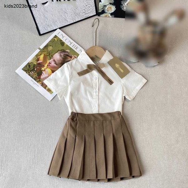 Novo vestido de princesa meninas fatos de treino verão roupas de bebê tamanho 90-140 cm branco camisa de manga curta e saia plissada cáqui 24mar