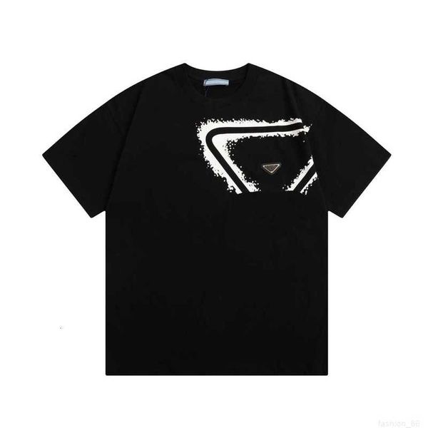 Дизайнер B Family High Version 24SS Граффити Металлический треугольный топ из чистого хлопка Мужская и женская футболка с одинаковым коротким рукавом Модный брендовый стиль для пар 7QYY