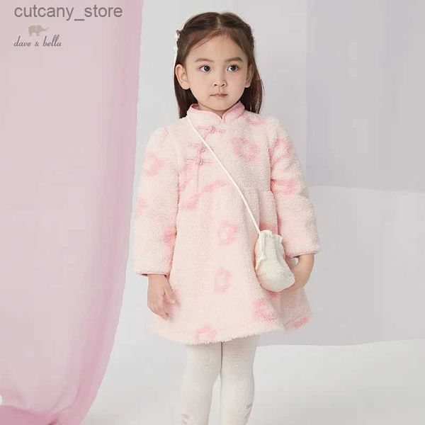 Abiti da ragazza Dave Bella Abiti per bambina Abiti invernali per neonata Abito in maglia Bambina per bambina Abiti con fiori rosa con portafoglio DB4238053 L240311