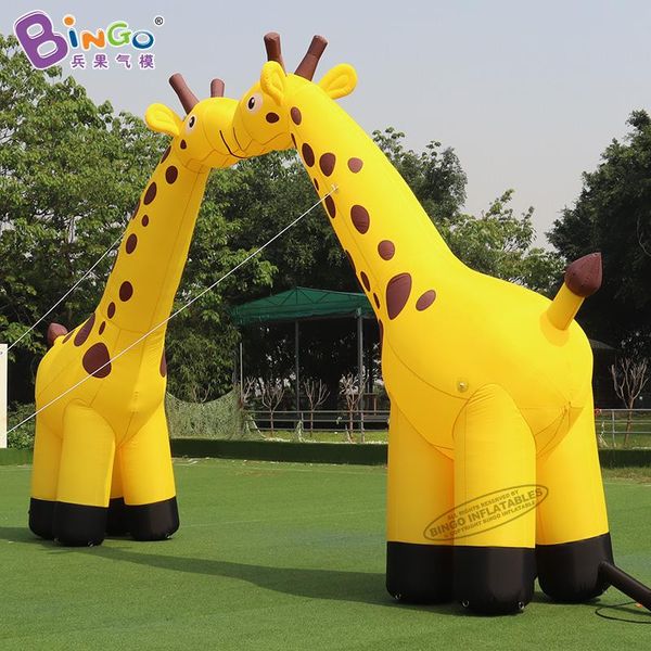 Название товара wholesale Оригинальный дизайн 10x1.7x5.3mH гигантские надувные жирафы arhces надувные воздухом мультяшные животные арка входная арочная дверь для мероприятия в зоопарке Код товара