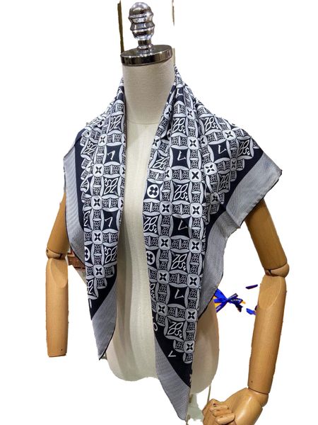 Lenço de seda sarja feminino carruagem impressão lenço quadrado moda versátil envoltório feminino foulard grande hijab xale lenço preto casal estilo letras impressão floral