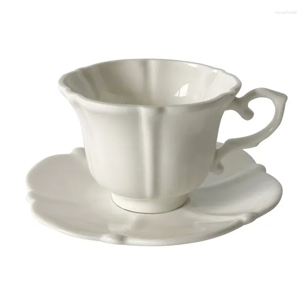 Tazze Tazza in ceramica retrò europea Tazza da caffè Set da tè pomeridiano inglese e piattino Mini