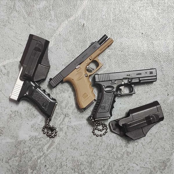 Arma brinquedos 1/3 g17 modelo coldre mini destacável diy meia chave corrente com liga pendurado ornamentos arma de brinquedo para 240307