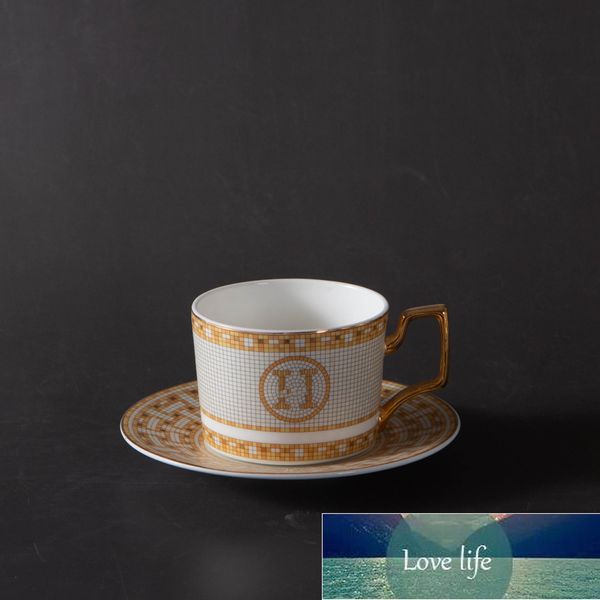 Serie di mosaici transfrontalieri Tazza da tè profumata Moda retrò a prezzi accessibili Tazze in porcellana di lusso Set Decorazione della stanza campione Tazza da caffè con manico in oro