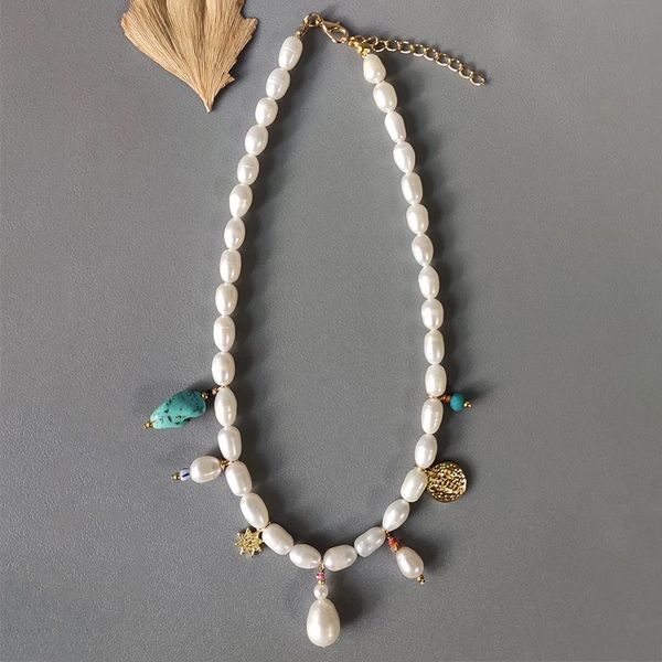 Collana di perle di lusso squisito piccolo ciondolo abbellimento gioielli Regali fatti a mano alla moda boema per girocollo con ciondolo da donna 240311