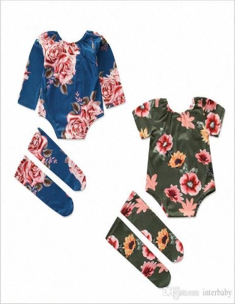 Vestiti per ragazze Bambini Estate Boutique Set di abbigliamento Baby Fiori floreali Top Scaldamuscoli Abiti Tshirt stampata Calzini lunghi Calze AY1231470