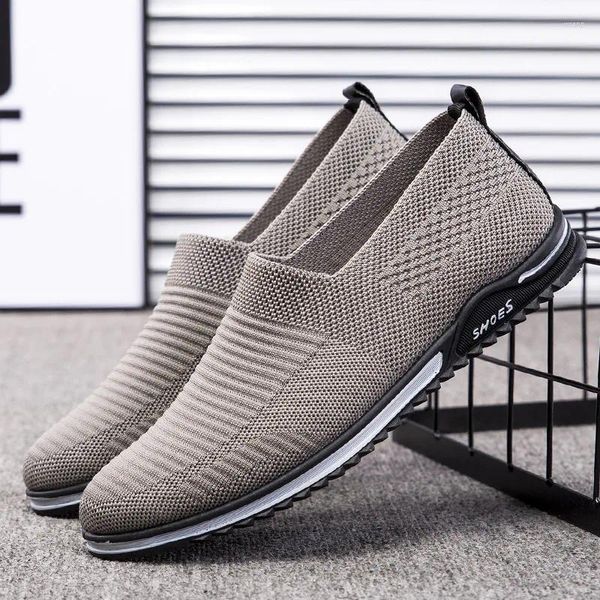 Scarpe casual Sport all'aria aperta per uomo Scarpe basse traspiranti in tinta unita Moda Running Sneakers maschili Mocassini slip-on da uomo in rete