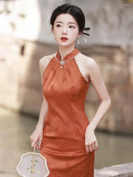 Ethnische Kleidung 2024 Junger Stil Outfit Chinesischer Hängender Hals Orange Cheongsam Formelles Kleid Tägliches ärmelloses verbessertes schlankes Qipao