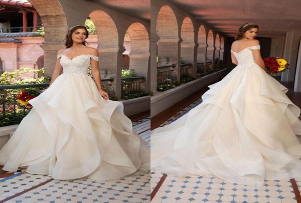 Kitty Chen 2021 Abiti da sposa Appliqued in pizzo Perline Una linea Abiti da sposa Spalle scoperte Abito da sposa moderno senza schienale Abiti da No3205482