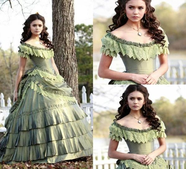 Retro Nina em Vampire Diary Vestidos de baile vintage 2023 Lace Tiered Ruffle Saia Scoop Neck Gothic Ball Vestido Bustle Victorian Taffet3808609