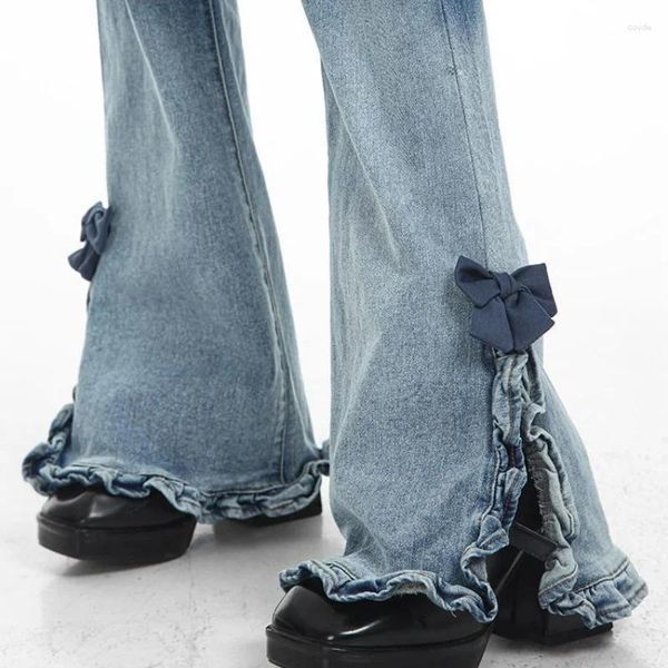 Frauen Jeans koreanische Ohrrandverstärkung Split Spring hohe Taille getäfter Reißverschluss Taschen Taste Schlanke gerade Mikro -Flared Hosen