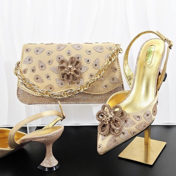 QSGFC ly angekommen Klassische Stil Gold Farbe Damen Handtasche Passende High Heels Afrikanische Hochzeit Party Schuh Und Tasche Set 240306