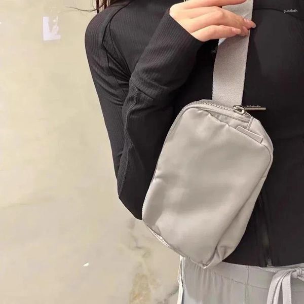 Coletes masculinos em todos os lugares crossbody saco inverno pacote de cintura de pelúcia ao ar livre esportes peito homens e mulheres logotipo de metal universal