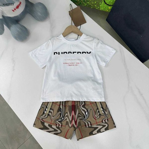 Tute da bambino alla moda T-shirt da bambino con stampa logo Taglia 100-160 CM set da due pezzi per ragazzi t-shirt da ragazza e pantaloncini con tasca con cerniera 24Mar