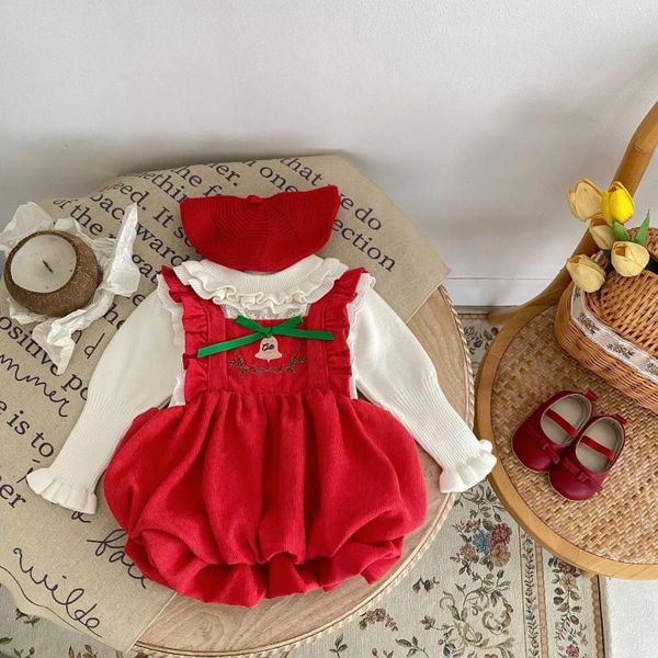 Conjuntos de roupas 8087 roupas nascidas 2024 Natal outono bebê menina uma peça bolha de malha bordada manga voadora macacão