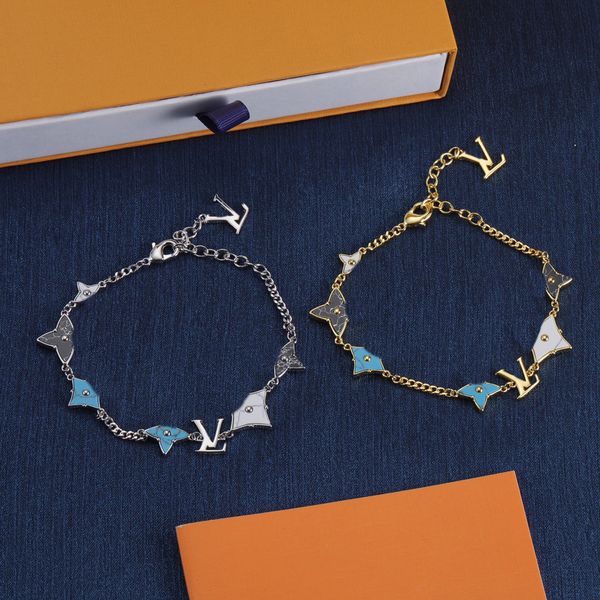 Bracciale alla moda in oro 18 carati Bracciale di design designer di gioielli per donna Regalo con braccialetto di erba a 4 foglie
