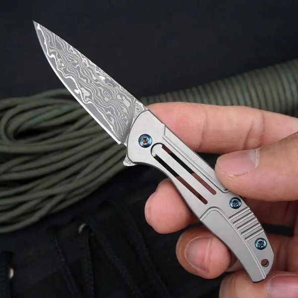 Coltelli da caccia da campeggio Coltello tascabile con lama in damasco Manico pieghevole in alluminio al titanio Taglierina da sopravvivenza EDC esterna Camping Multitool Regalo disimballaggio per uomo 240315