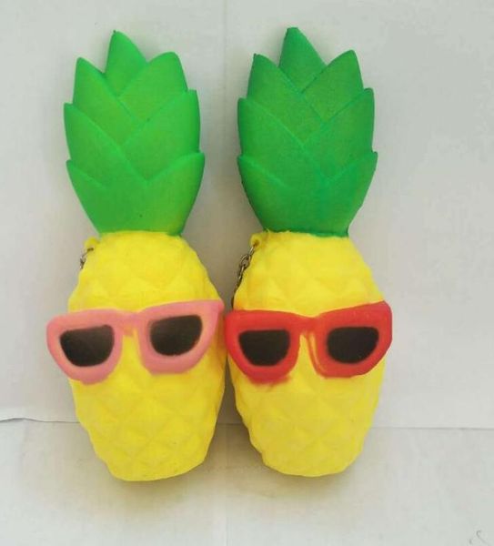 2017 Ananas Squishy Occhiali da sole Jumbo Profumato Simulazione Squishies Decorazione Giocattolo per bambini Occhiali Spremere Regalo 14 CM * 8 CM2271359