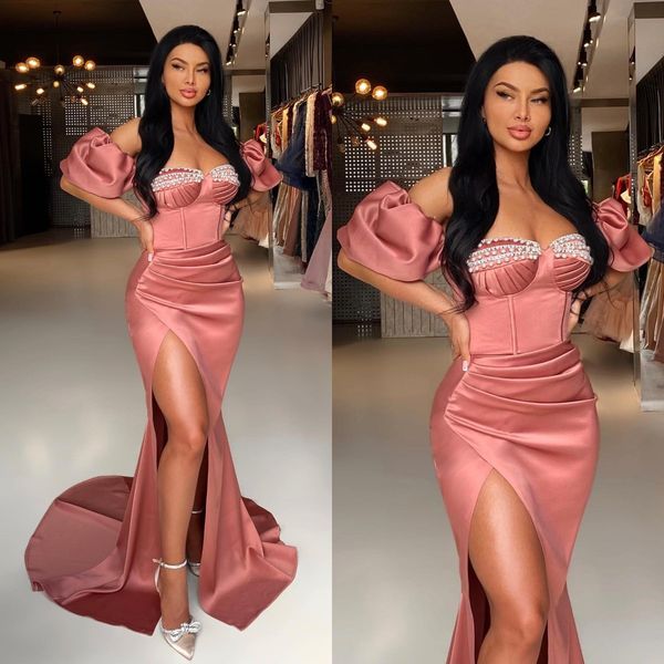 Abito da ballo a sirena rosa corallo perle con scollo a cuore pieghe in vita abiti da sera formali abiti eleganti per occasioni speciali split robe de soiree