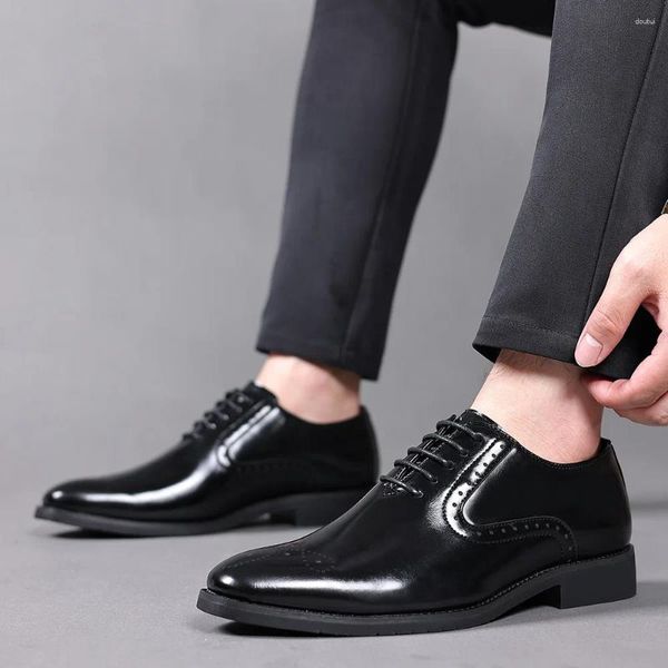 Sapatos de vestido designer de luxo preto apontou apartamentos oxford brogue couro homens casuais mocassins calçados formais zapatos hombre