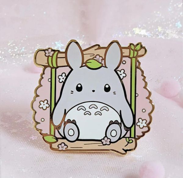 Bonito coelho cinza sakura flor de cerejeira duro esmalte pino dos desenhos animados kawaii totoro broche acessórios anime fãs coletar emblema jóias 1564003