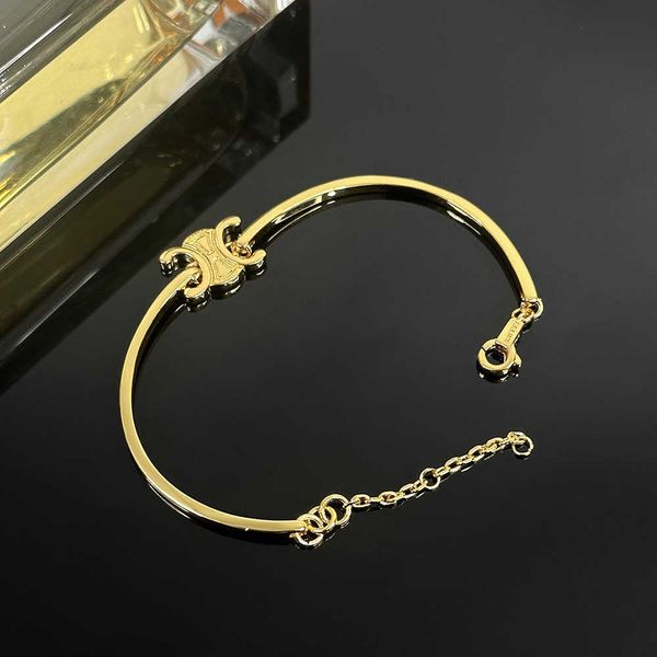 Obum Designer Fashion Luxury Bracelets Triumphal Arck Arck Celi Новый золотой браслет Girls Instagram Дизайн с небольшой толпой высокого класса изысканный конец