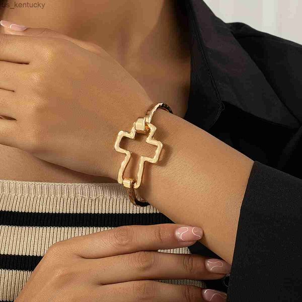 Braccialetti Charm Hollow Design Bracciale Bracciale Punk Gioielli a mano religiosa per donne regalo