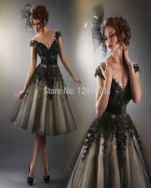 2015 Novo estido debutante Scoop Neck Apliques Lace Cap Manga preta Tule Bola Curta Cocktail Formal Prom Vestidos Partido Gown3786685