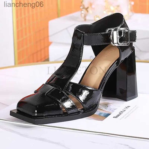 Sandalen Vintage Closed Toe Dicke Sohle Sandalen Frauen Atmungsaktive Sommer Cut-out Schuhe Weibliche Neue Mode Frau Gladiator High HeelsL24313