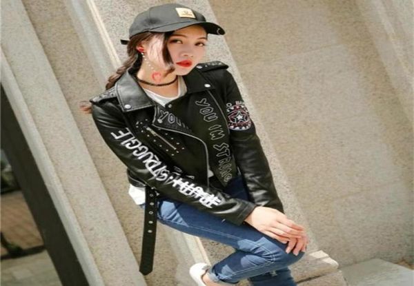 Lyfzous bayanlar siyah grafiti pu deri ceket kadın 2019 yeni bahar sonbahar punk tarzı moto ceket kırpılmış sahte ceketler kemer7977102
