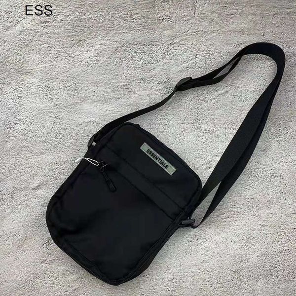 Bolsa masculina de designer de esportes ao ar livre fábrica on-line atacado e varejo nova marca da moda masculina de um ombro diagonal bolsa transversal versátil bolsa de grande capacidade