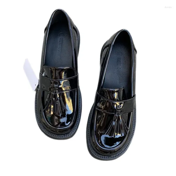 Sapatos casuais preto patente couro chunky mocassins mulheres pés largos plataforma elegante dedo do pé redondo vintage borla deslizamento em senhoras apartamentos eu41