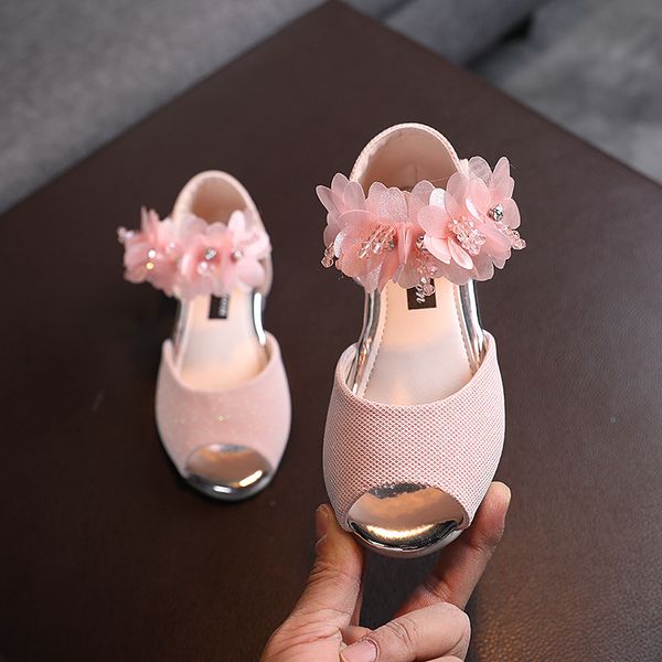 Pembe Rhinestone Sandals Çiçek Düşük Topuk Yumuşak Sole Küçük Kızlar Çocuk Toddler Sandalet Bebek Prenses Ayakkabı Yaz Moda Düğün Elbise Balık Ağız Sandals