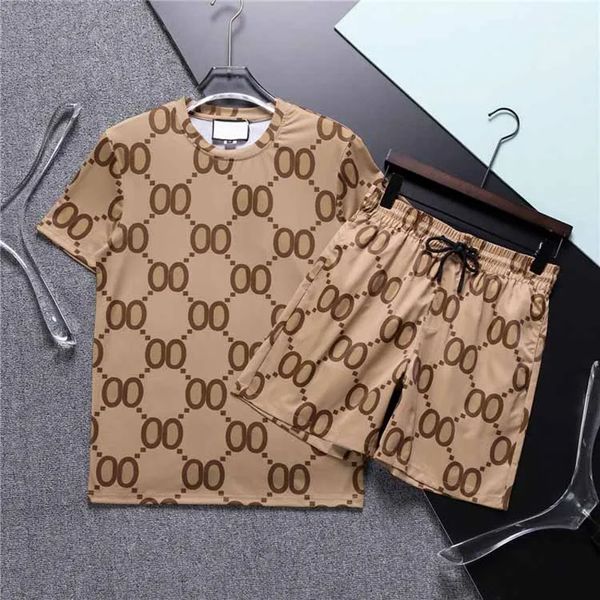 Designer Letter Print Set Uomo Tuta estiva Felpa Pantaloncini da spiaggia Set T-shirt polo casual da uomo Abbigliamento sportivo