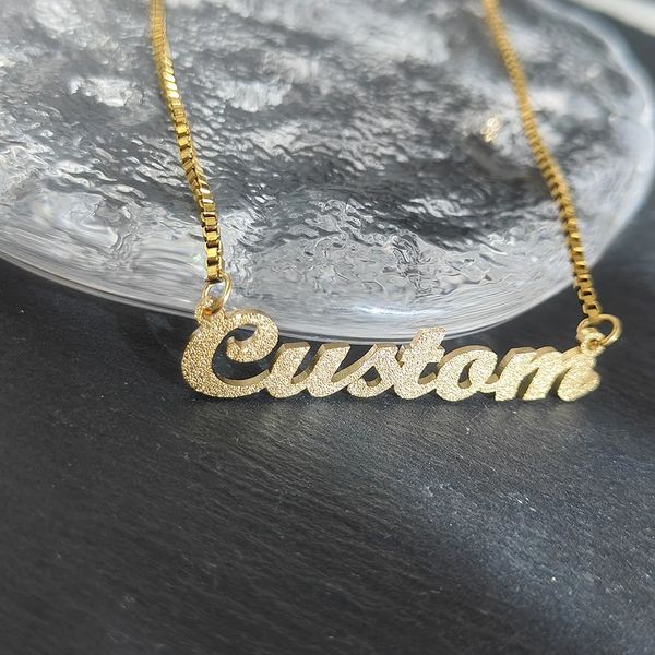 Collana con nome da donna personalizzata con la nuova tecnologia di pressatura della sabbia Collana con ciondolo con nome personalizzato Collana in oro con gioielli in acciaio inossidabile 240313