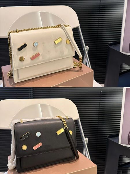 2024 novo design de moda feminina crachá pôr do sol carteiro bolsa hardware original couro importado super versátil bolsa crossbody de um ombro