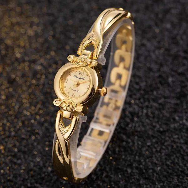 Armbanduhren 2021 Mode Gold Vintage Uhr für Frauen Luxus Elegante Quarzuhr Frauen Muster Armband Casual Armbanduhren Reloj MujerL2303